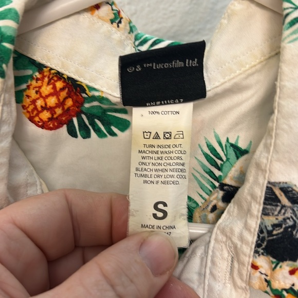 Star Wars Mens Small Shirt. Short sleeve button-down. Tie fighter. Hibiscus. - Picture 10 of 10